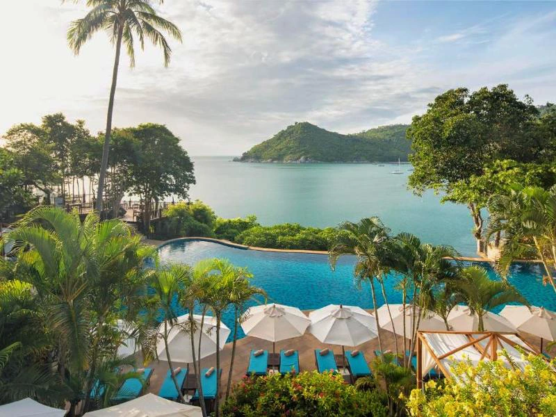 koh phangan hotel thailand zee parasols palmboom uitzicht