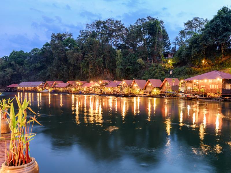 Slapen bij de watervallen van Sai Yok - River Kwai