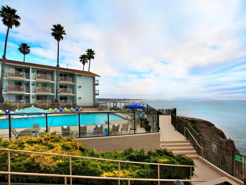 Uitzicht vanuit hotel op Pismo Beach