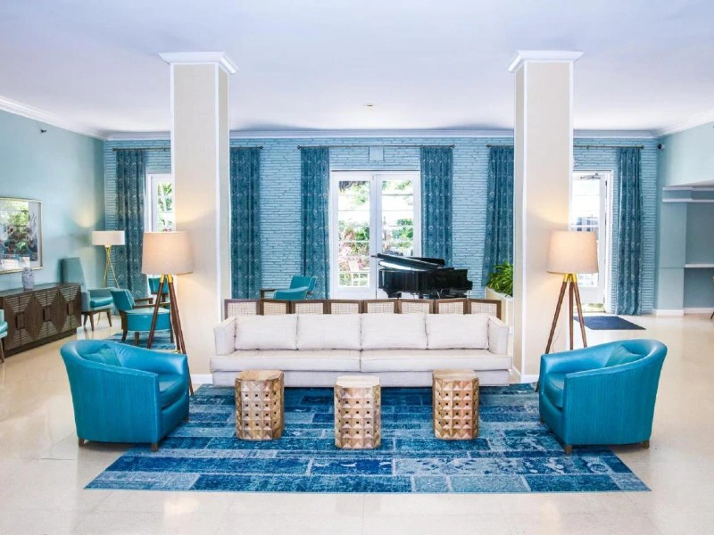 lounge hotel miami
