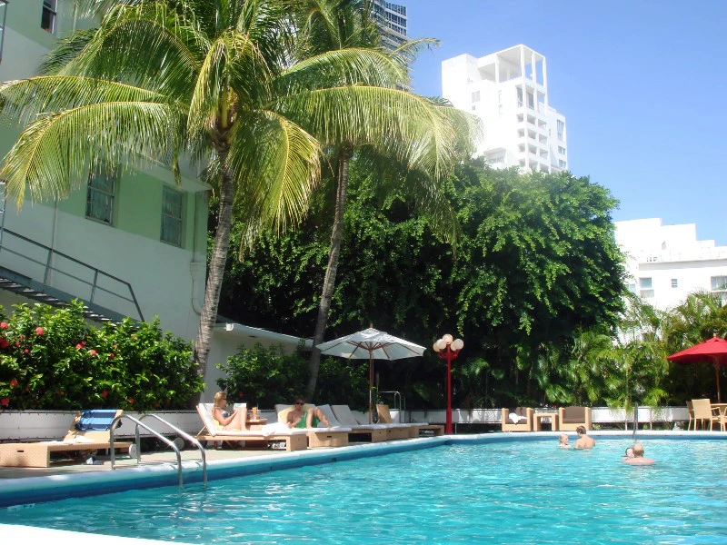 zwembad hotel miami beach