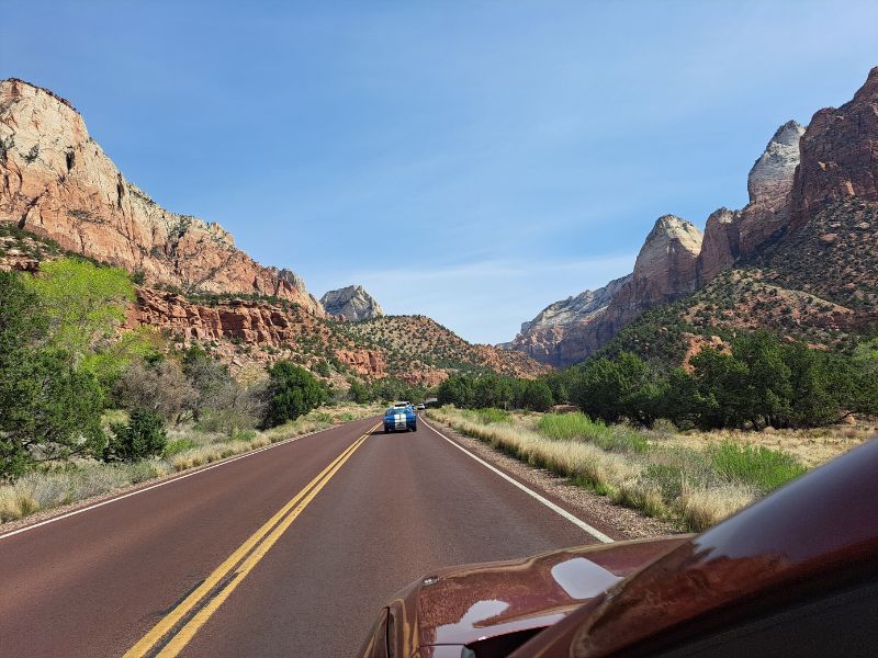 Autorit door Zion National Park