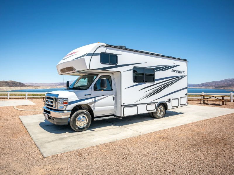 Medium Camper van El Monte