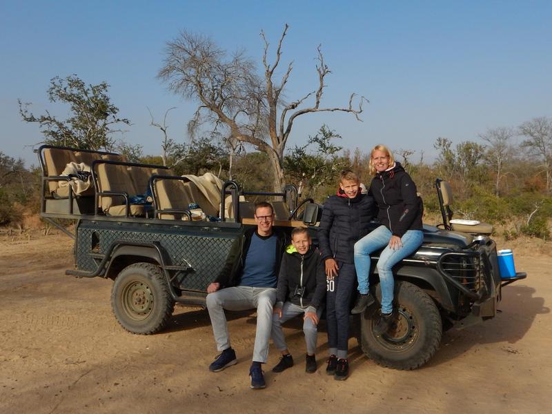 Zuid Afrika safari jeep familie