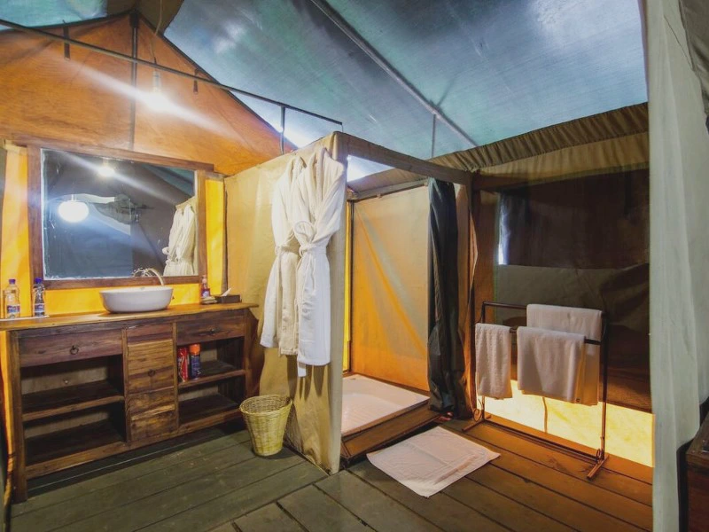 tent badkamer