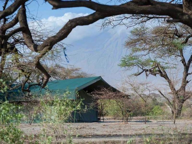 lake Natron - camp