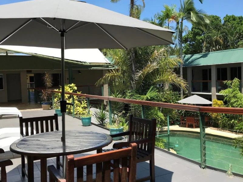 zwembad bij het hotel in Cairns