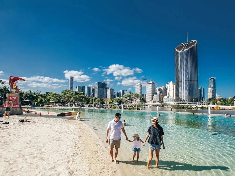 Australië Brisbane familie op strand