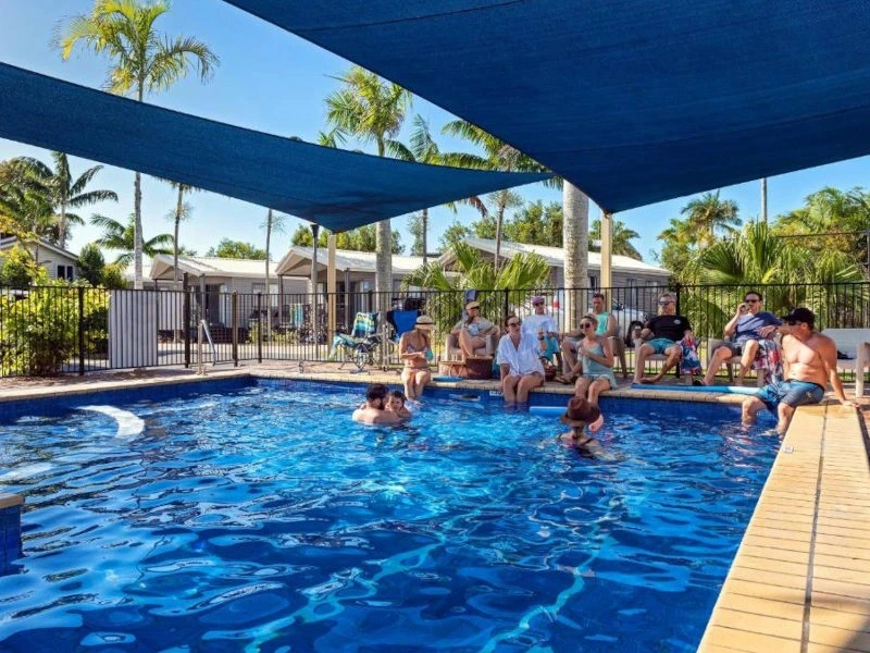 Australië Hervey Bay vakantiepark zwembad