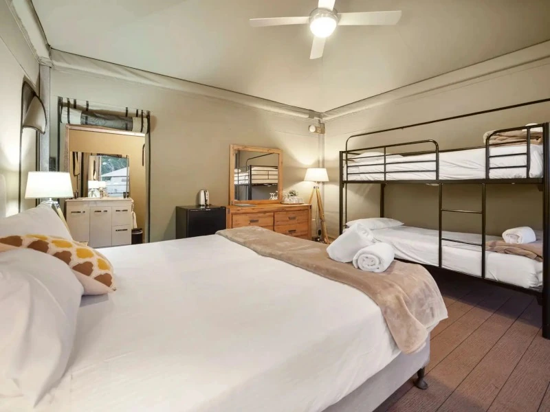 Australië Noosa glampingtent stapelbed