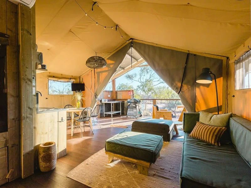 binnenkant glamping tent