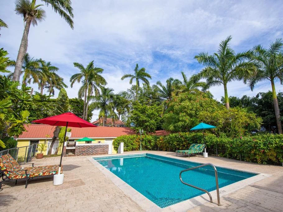 Cabanas Belize City zwembad