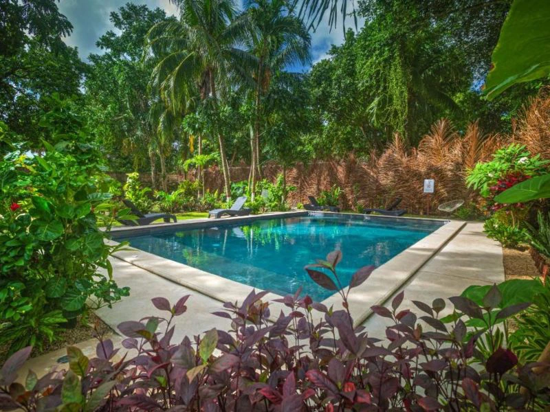 Zwembad in Bacalar dorp