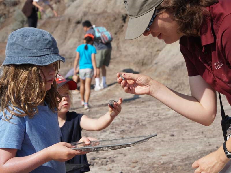 Fossielen zoeken Drumheller Canada Family