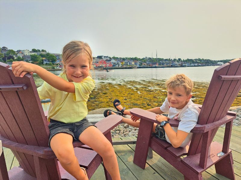 kinderen bij Lunenburg in Nova Scotia