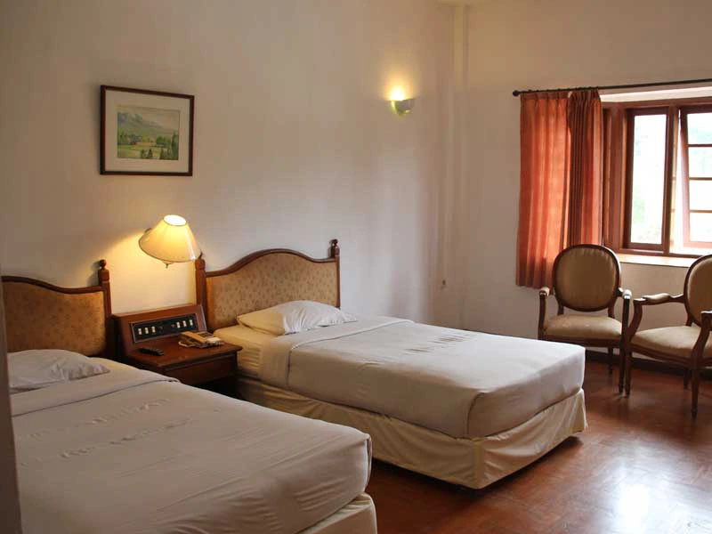 Tobameer met kinderen - Berastagi hotel kamer