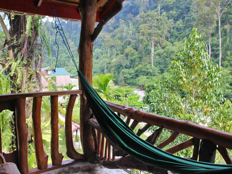 Bukit Lawang Indonesië - familie hotel uitzicht