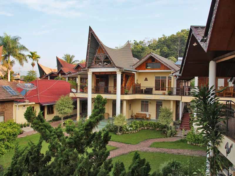 Tobameer met kinderen - Berastagi hotel Sumatra