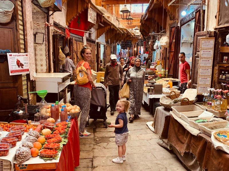 Marokko familie in souks