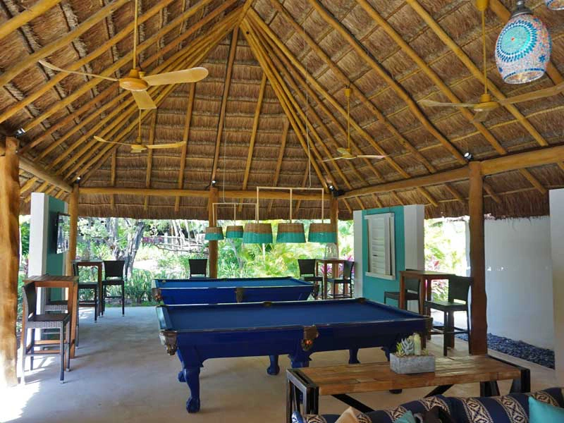 Comfort Stay Playa del Carmen - pooltafel met kinderen