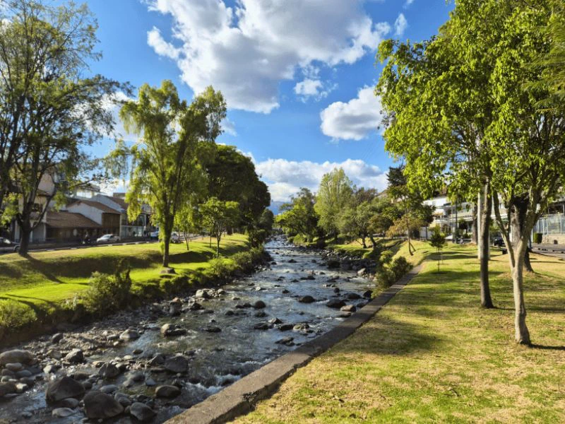 Fietsen door koloniaal Cuenca