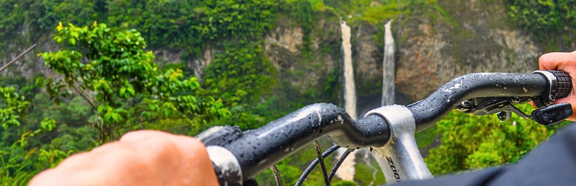 Mountainbiken bij Banos Ecuador reis