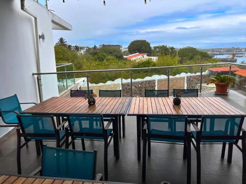 hotel met zwembad San Cristobal Galapagos 2