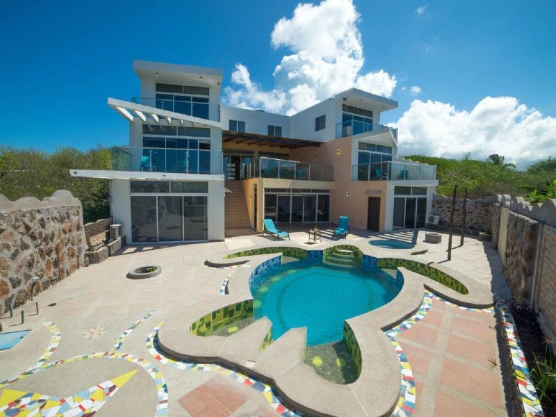 hotel met zwembad San Cristobal Galapagos 2