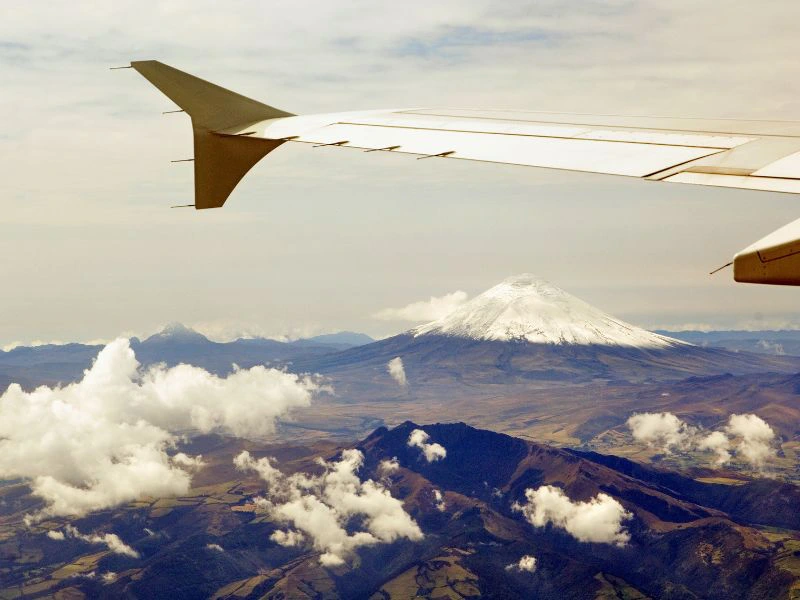 Ecuador vliegtuig boven Cotopaxi