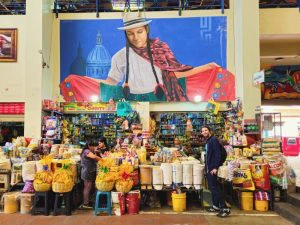Kleurrijke markt in Cuenca Ecuador