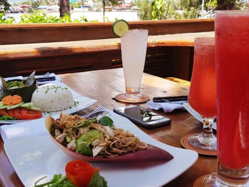 Hotel in Kampot restaurant