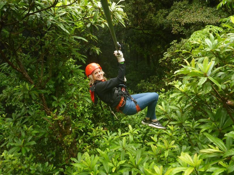 Ziplinen in de jungle van Cambodja