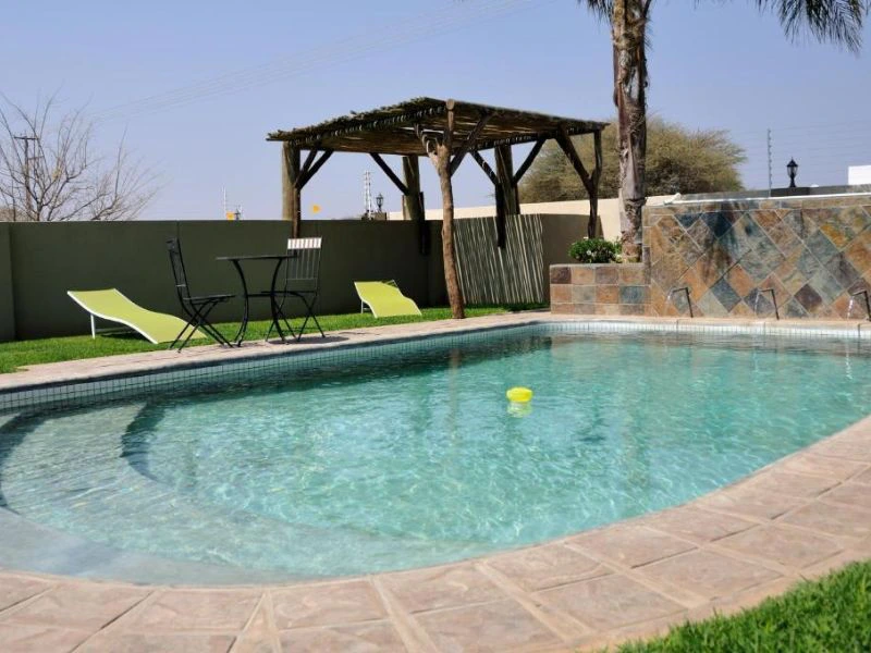 zwembad bij B&B waterberg