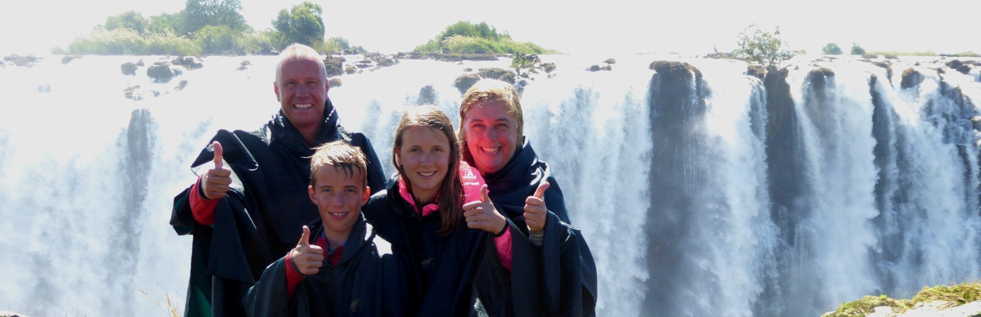 Gezin op reis in namibie