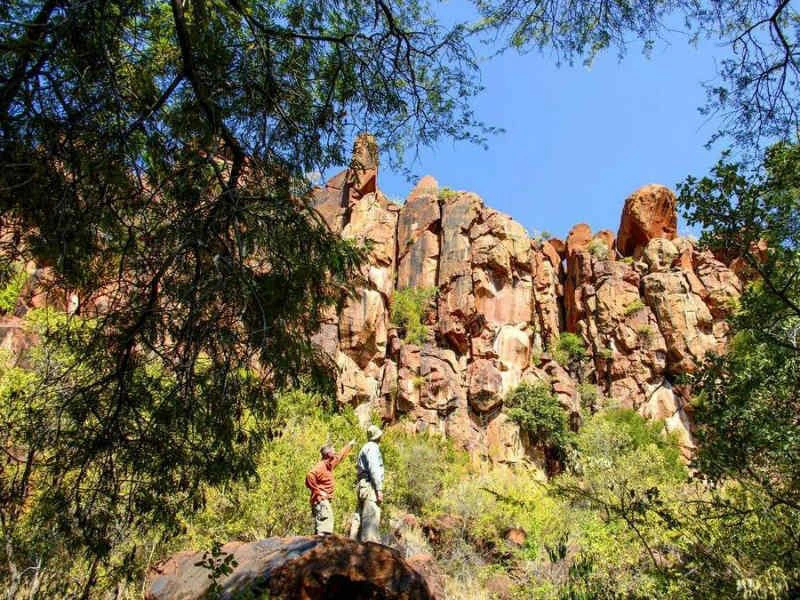 Waterberg-namibie-met-kinderen-wandelen-2