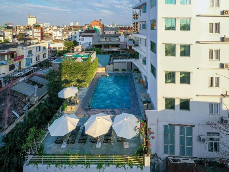 hue hotel met zwembad