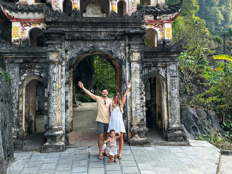 Vietnam_ninh-binh-bich-dong