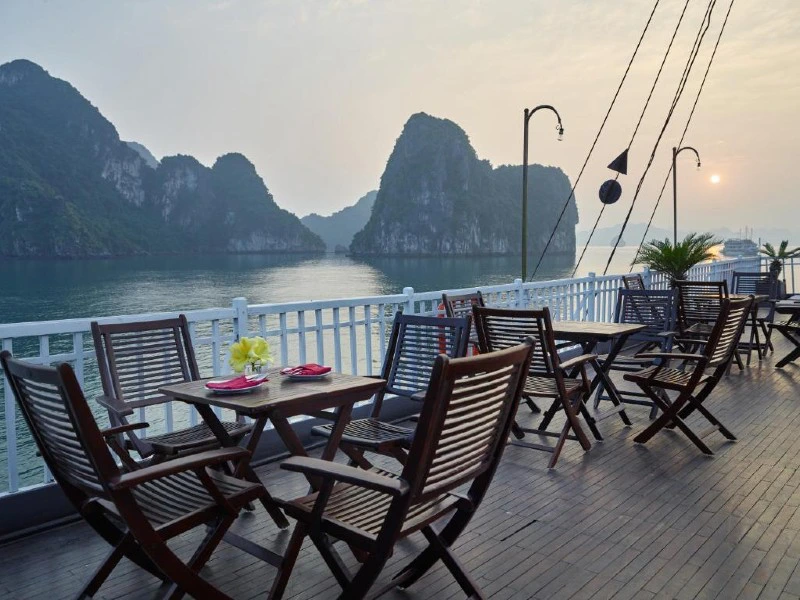 bai tu long cruise vietnam