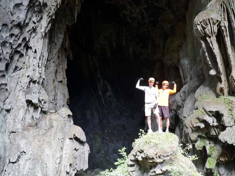 jungle trekking Phong Nha Vietnam