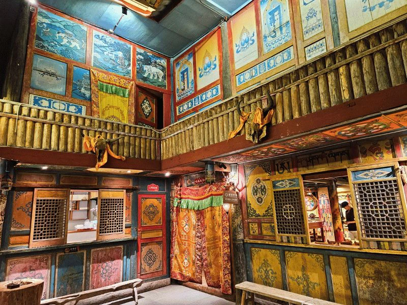 Restaurant in hotel Jiuzhaigou