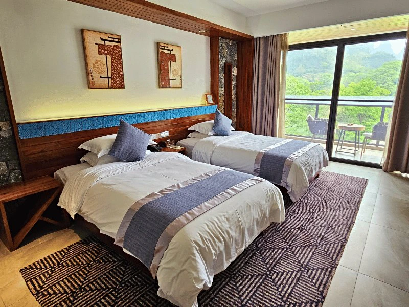china-yangshuo-family-hotel-room