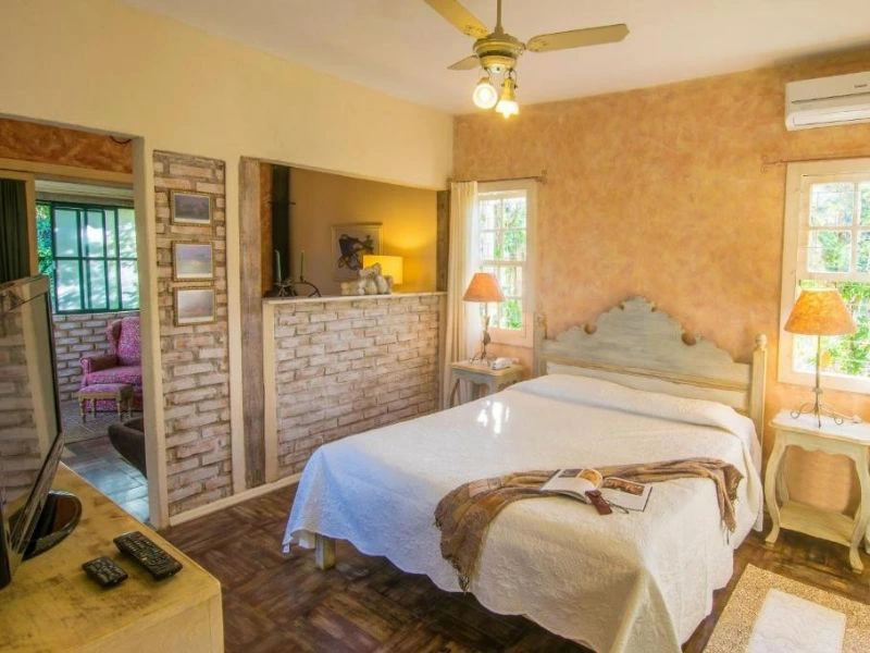 Hotel in Tirantes
