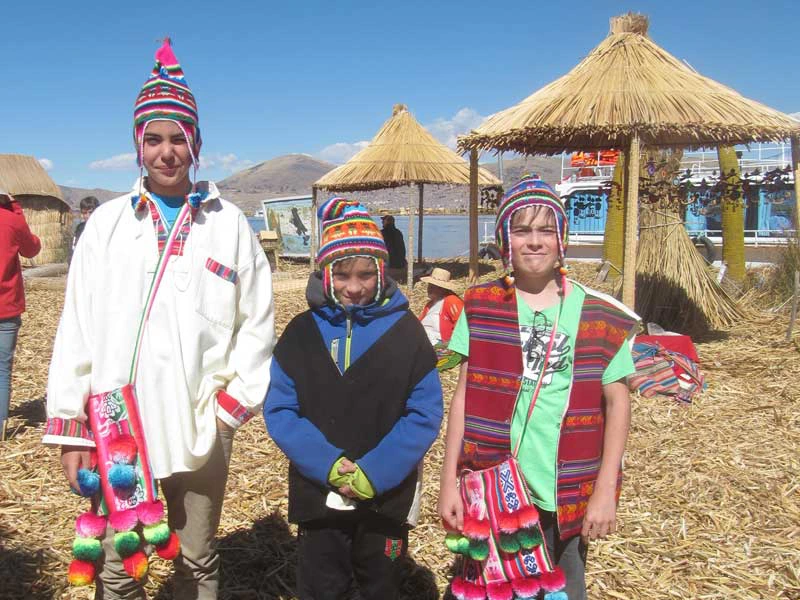 Peru kids - Titicacameer Uros