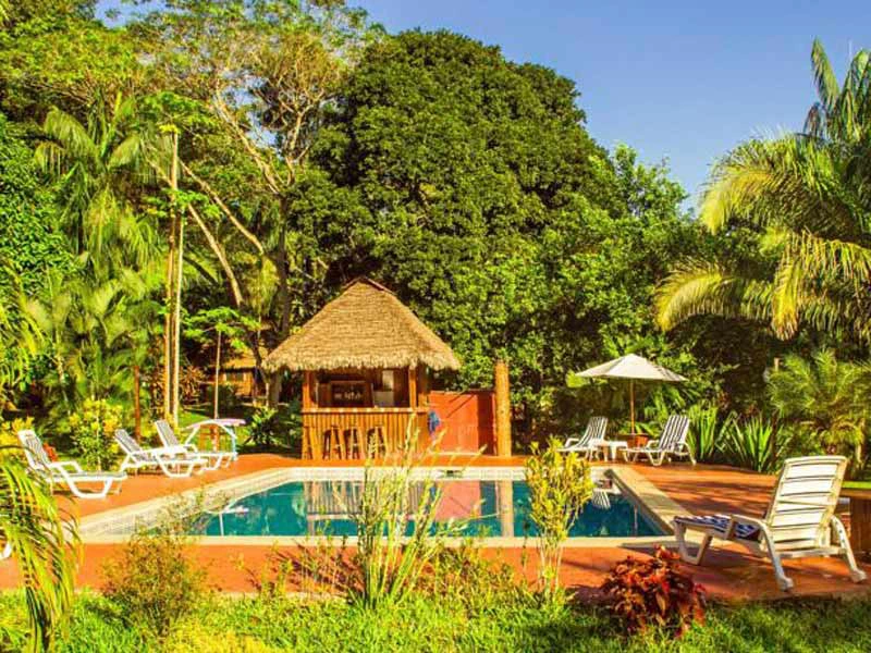 Amazone Peru Kids - comfort lodge zwembad