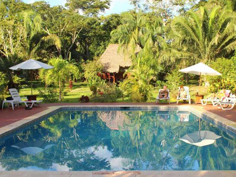 Amazone Peru Kids - comfort lodge zwembad