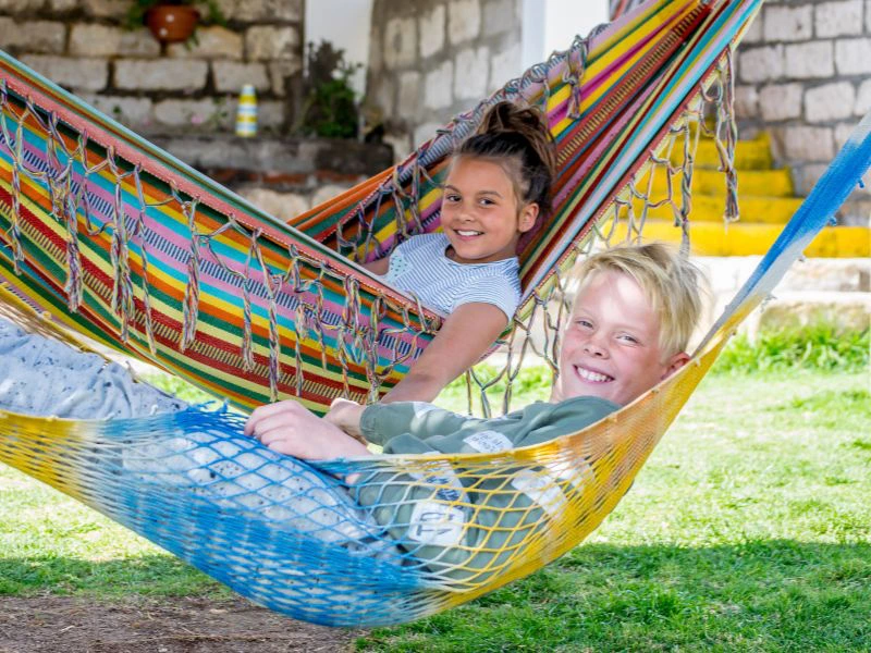 Peru - Machu Picchu kinderen in hangmatten