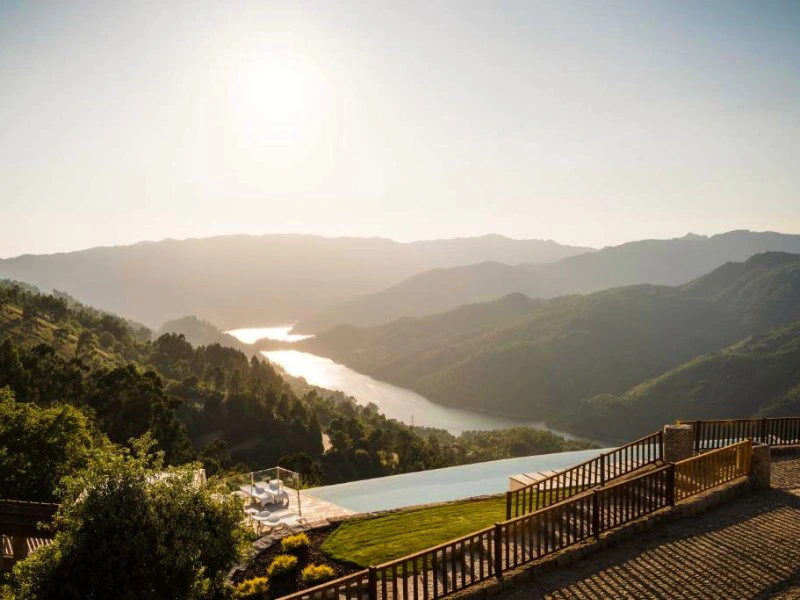 Uitzicht van je hotel in Penede Geres