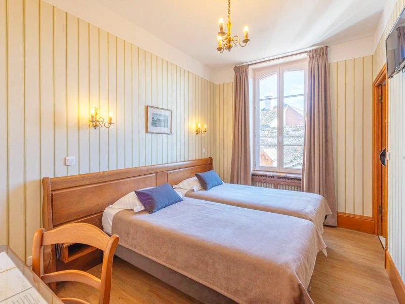 France Beaune - hotel slaapkamer