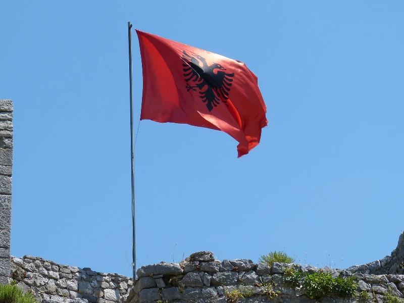 praktische-info-albanie-vlag