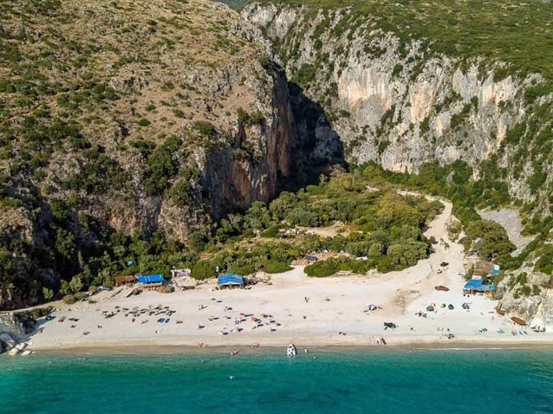 overnachten op strand albanie